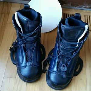 Navy liquid force wakeboard bindings. Raphsize 10/